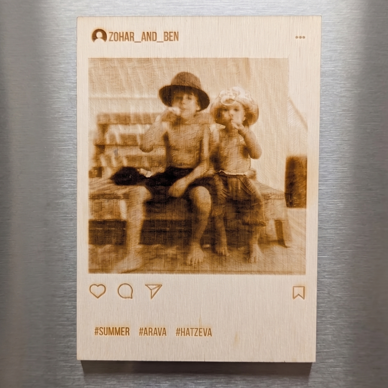 חריטה על עץ INSTA